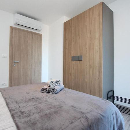 Apartments Katarina ロヴィニ エクステリア 写真