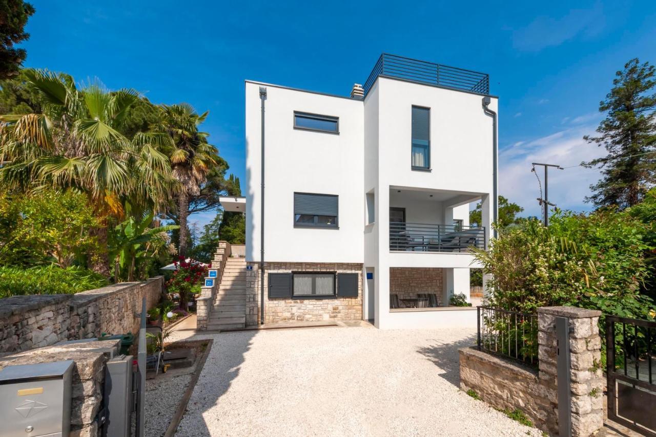 Apartments Katarina ロヴィニ エクステリア 写真