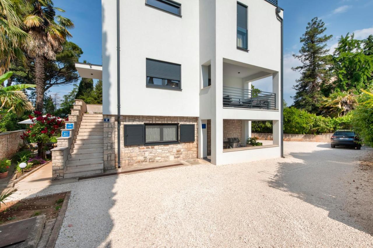 Apartments Katarina ロヴィニ エクステリア 写真