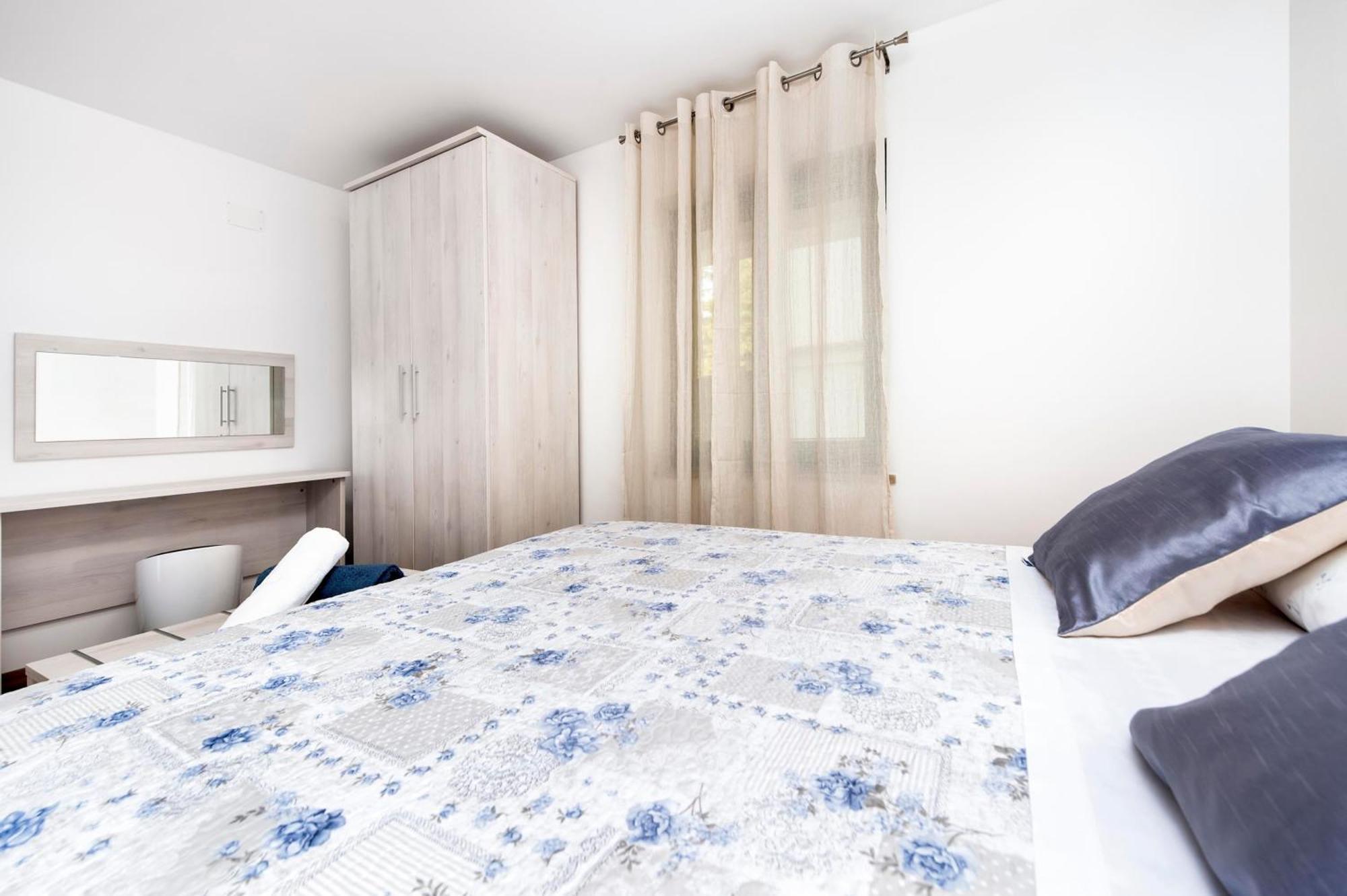 Apartments Katarina ロヴィニ 部屋 写真