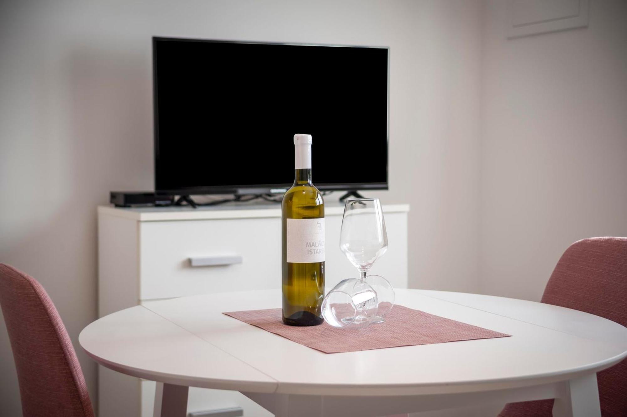 Apartments Katarina ロヴィニ 部屋 写真
