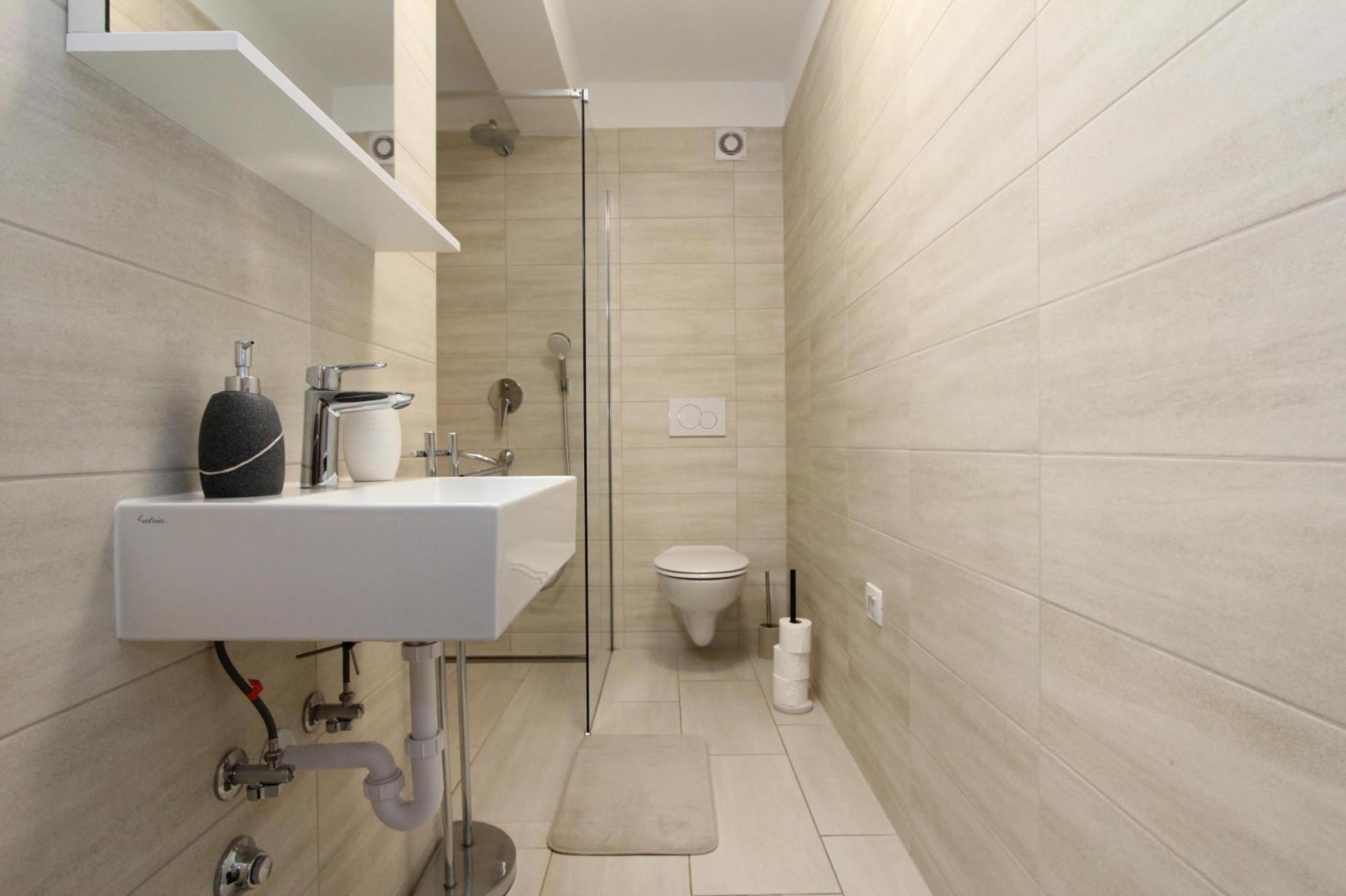 Apartments Katarina ロヴィニ エクステリア 写真